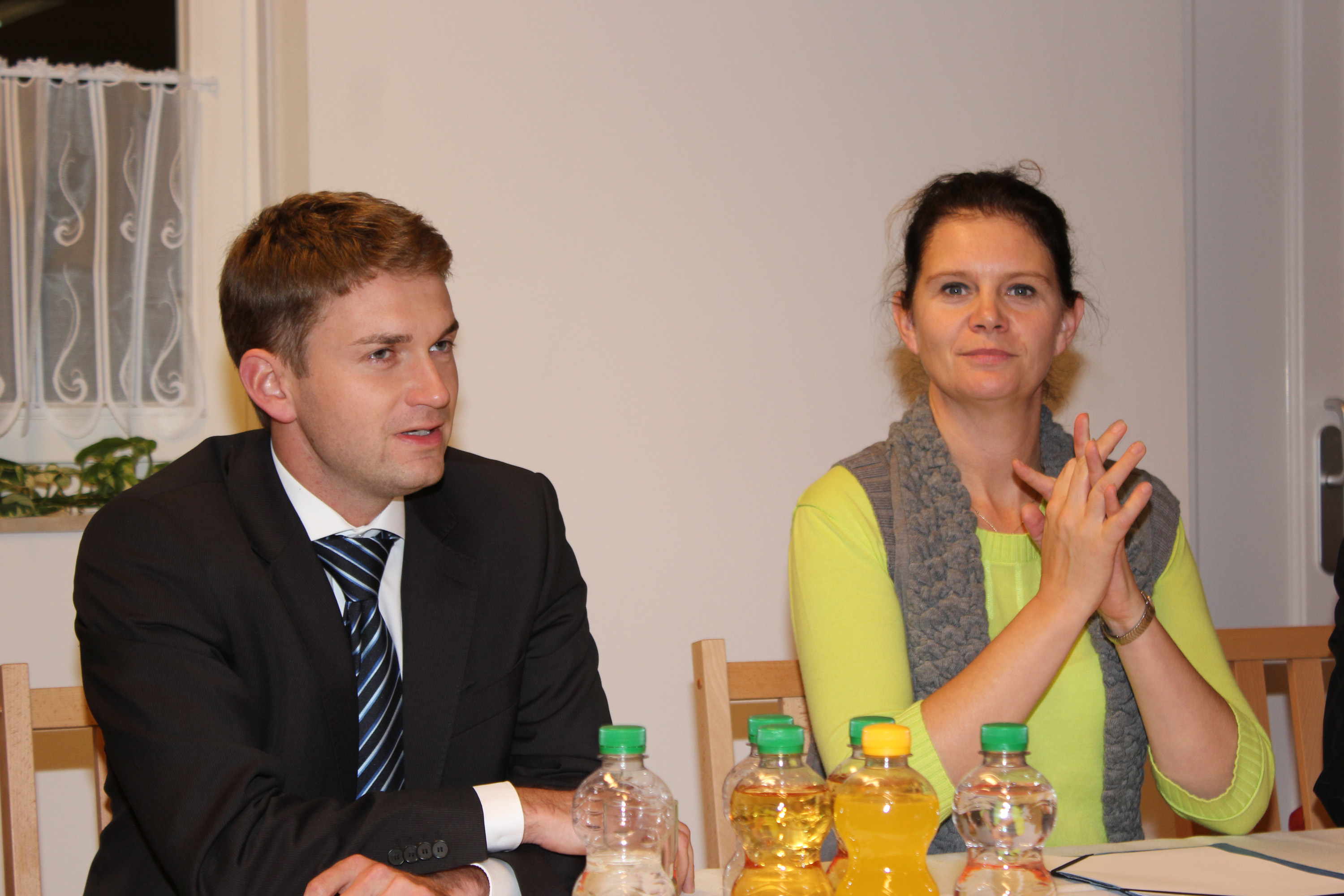 Volkswirt und Politikwissenschaftler David Gregosz und die Landesvorsitzende der CDU Brandenburg Saskia Ludwig (MdL)