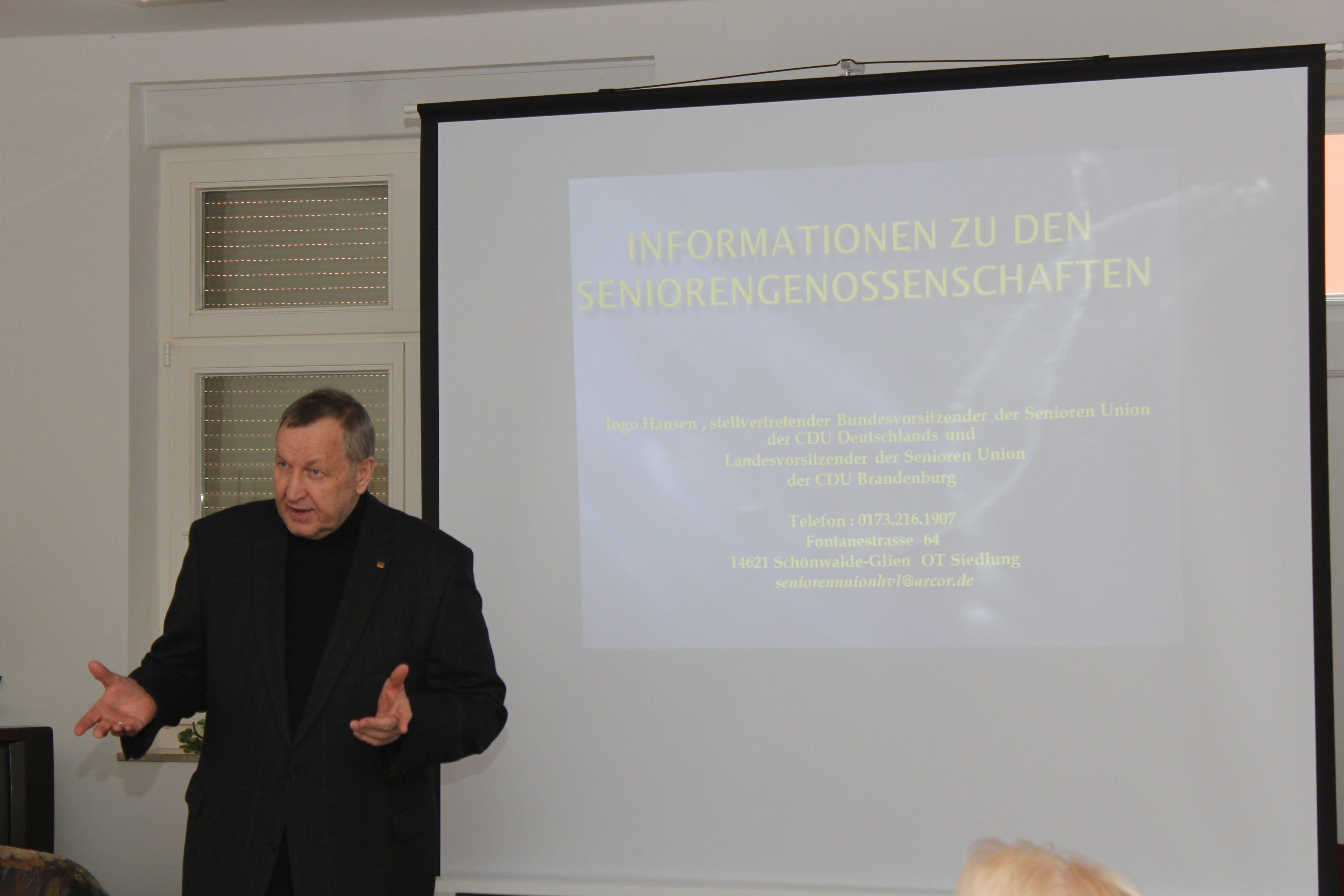 Ingo Hansen bei seinem Vortrag ber Seniorengenosschaften im Mrz 2012