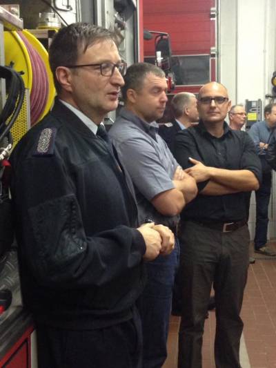 Bereits am Nachmittag erluterte Stadtwehrfhrer Jens Heinze dem CDU Bundestagsabgeordneten Sebastian Steineke die Technik und Probleme der Feuerwehr. Zur Abenddiskussion lauchte nur der CDU Landtagsabgeordnete Bjrn Lakenmacher seinen worten.