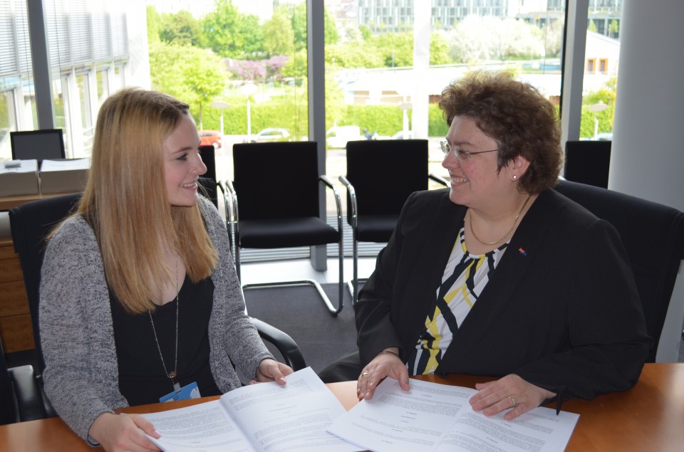 Sophie mit Ihrer Mentorin der CDU-Bundestagsabgeordneten Margaret Horb